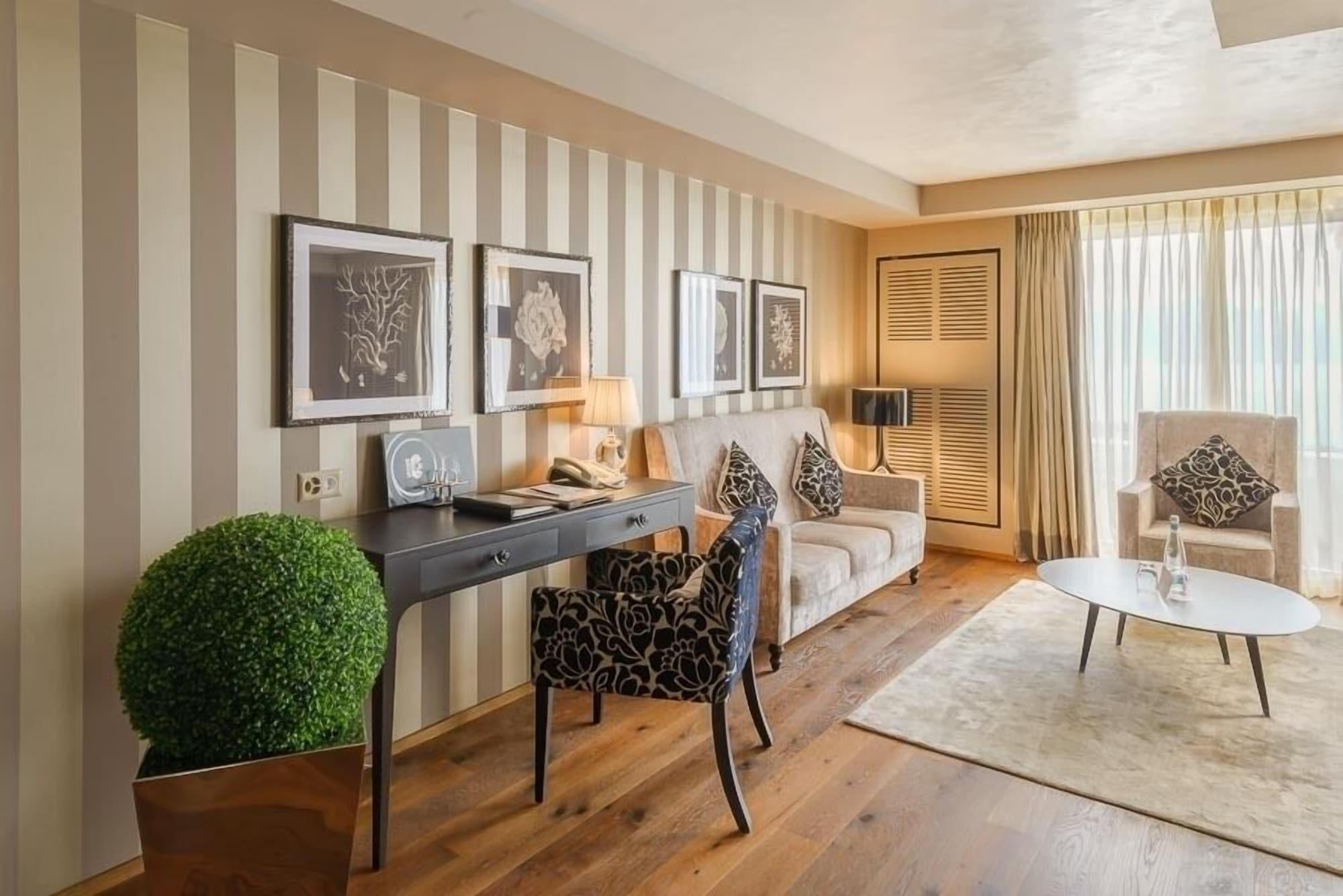 Lausanne Palace Bagian luar foto A suite at the Hotel de la Paix