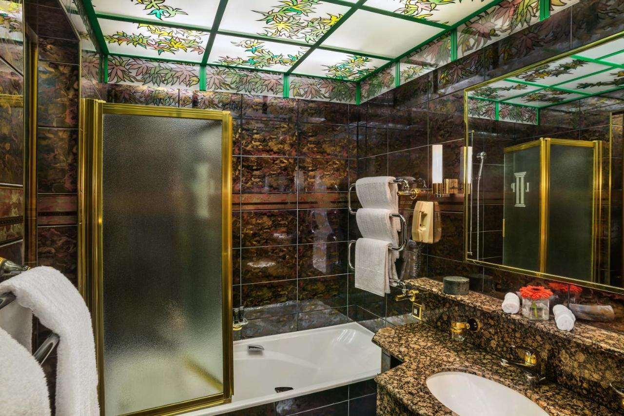 Lausanne Palace Bagian luar foto Bathroom