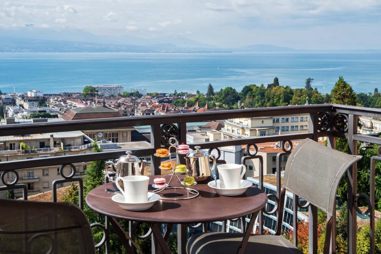 Lausanne Palace Bagian luar foto View of the lake from the hotel