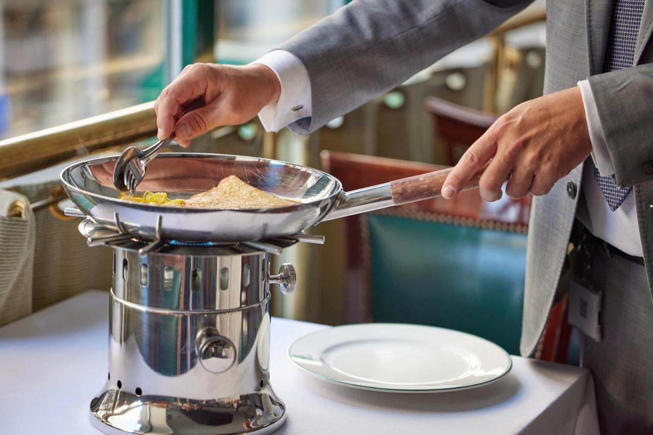 Lausanne Palace Bagian luar foto A chafing dish