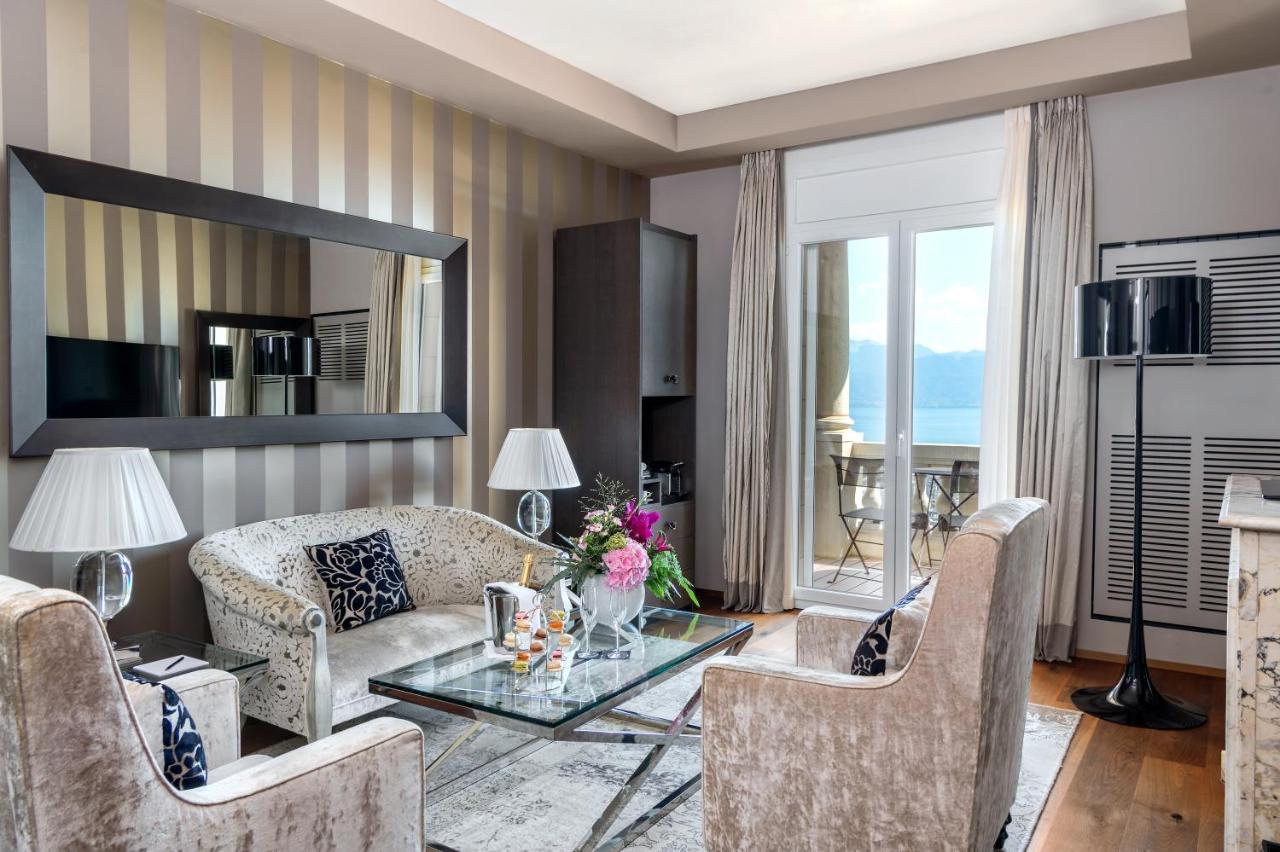 Lausanne Palace Bagian luar foto A living room