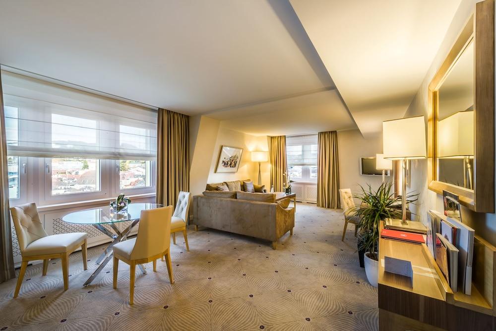 Lausanne Palace Bagian luar foto Suite