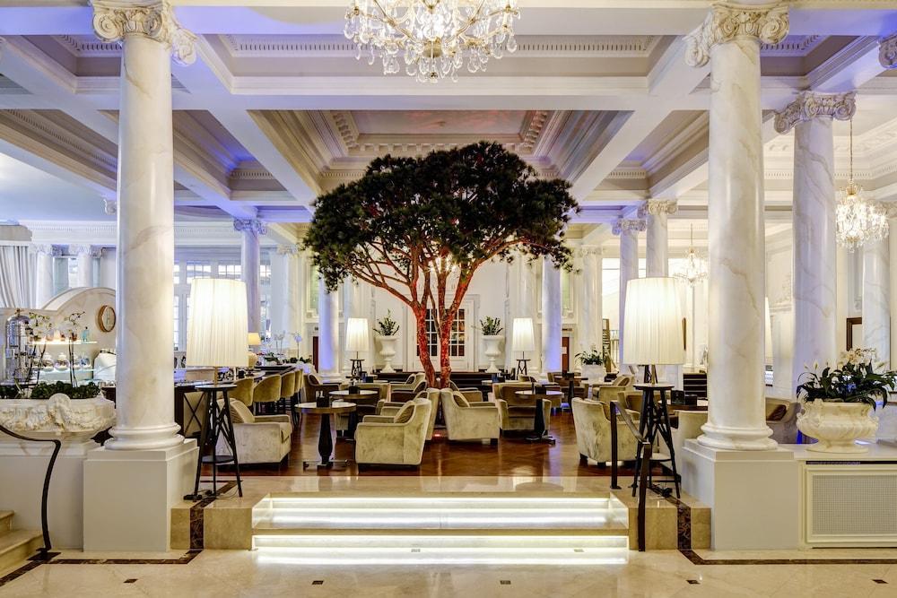 Lausanne Palace Bagian luar foto The lobby of the hotel