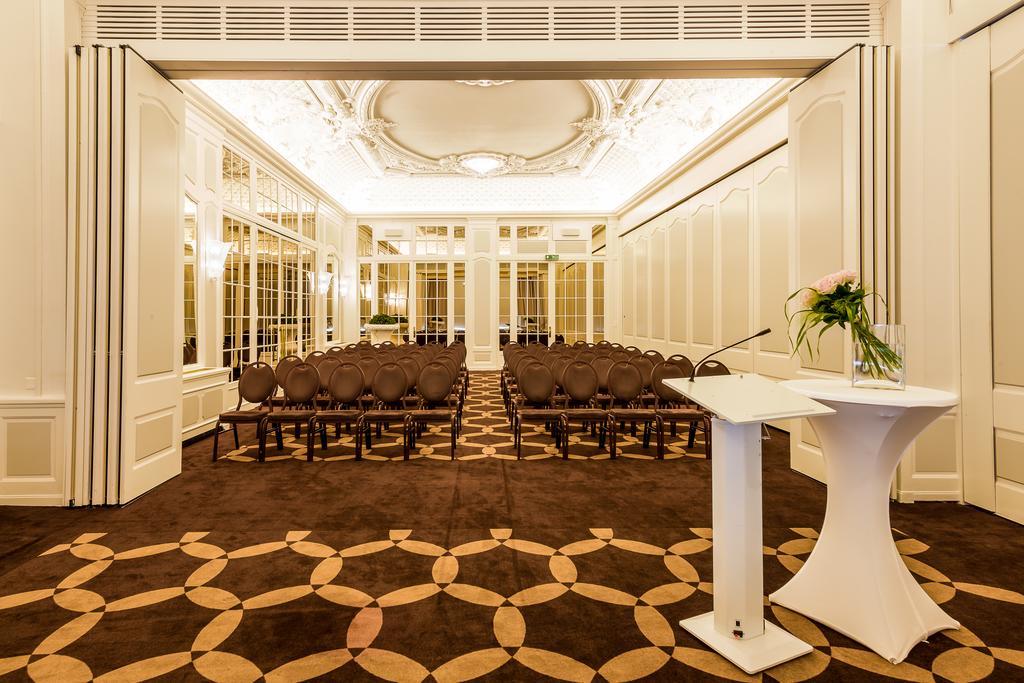 Lausanne Palace Bagian luar foto The ballroom