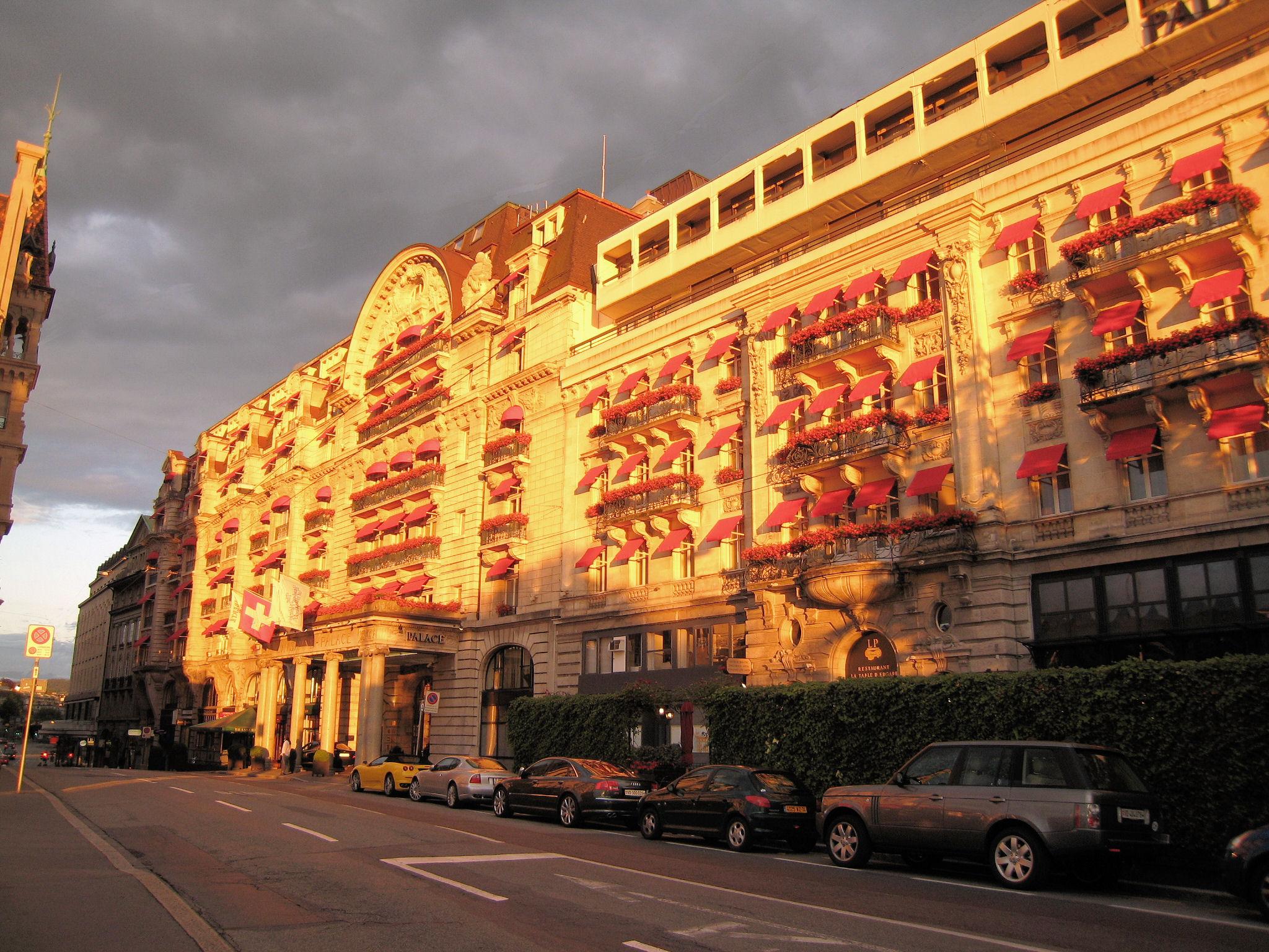 Lausanne Palace Bagian luar foto